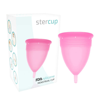 Coupe menstruelle rose en silicone présentée devant sa boîte Stercup